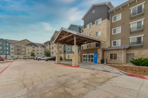 Soka Suites Dallas - Las Colinas Exterior Photos