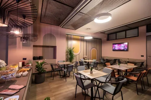 Allure Boutique Hotel Dining Photos