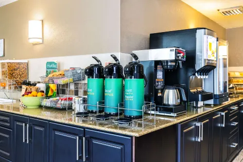 Quality Inn & Suites Yorkton Makanan Photos