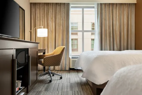 Hampton Inn & Suites Roanoke Downtown Rooms Photos