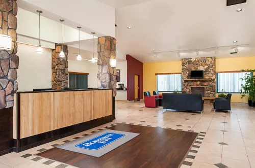 Rodeway Inn & Suites Public Areas Photos