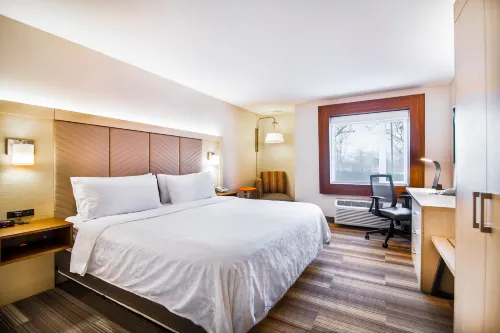 Holiday Inn Express & Suites Langley Featured Photos