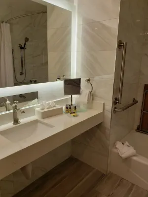 Best Western Plus Sunset Plaza Hotel Rooms Photos
