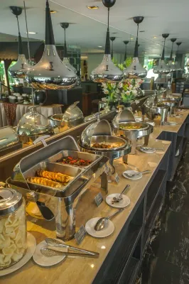 Royal Regantris Cendana Makanan Photos