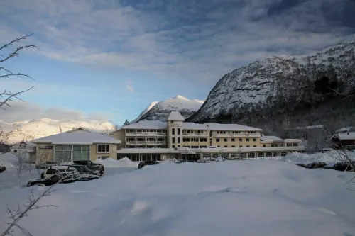 Thon PartnerHotel Jølster Extérieur Photos