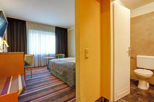 Sure Hotel by Best Western Ambassador Düsseldorf Rum Photos