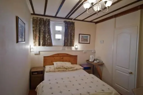 Oakwood Bed and Breakfast Heathrow Photos