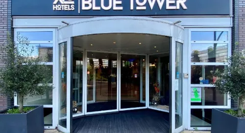 XO Hotels Blue Tower Außen Photos