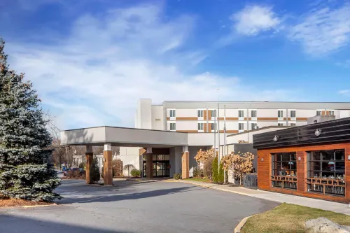 Best Western Plus New Englander Exterior Photos