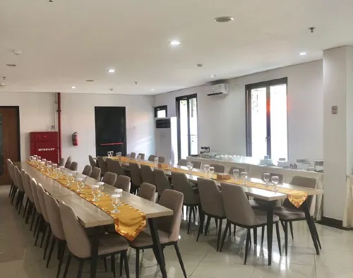 Azka Hotel by Salak Hospitality Fasilitas Bisnis Photos