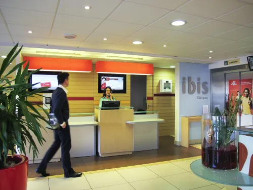 Hôtel ibis Etampes Espaces publics Photos