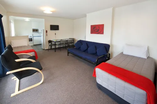 Ambassador Thermal Motel Rooms Photos