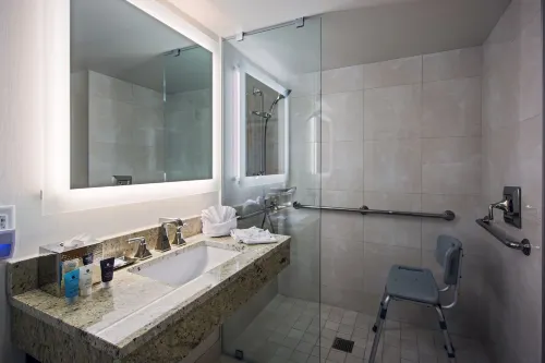 Crowne Plaza Philadelphia - King of Prussia Rooms Photos