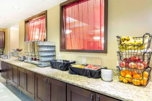 The Oaks Hotel & Suites Makanan Photos