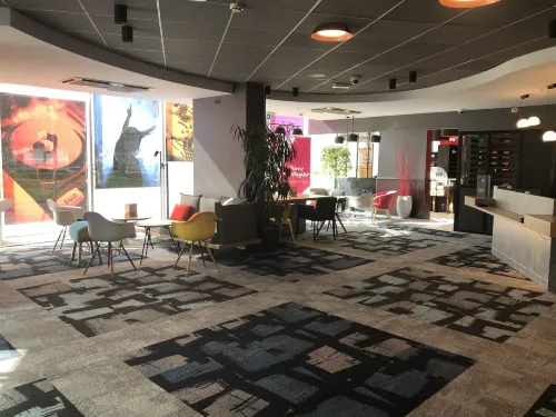 Hôtel Ibis Lyon Caluire Cité Internationale Espaces publics Photos