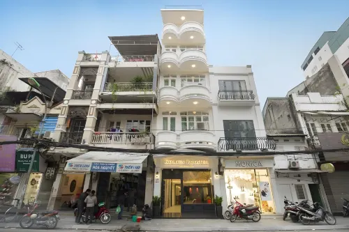 Golden Rooster Hotel Exterior Photos