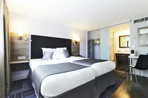 Kyriad Lyon Sud - Sainte Foy Rooms Photos