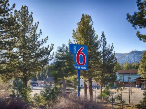 Motel 6 Mammoth Lakes, CA À proximité de l'hôtel Photos
