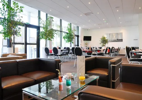 Golden Tulip Pornic Dining Photos