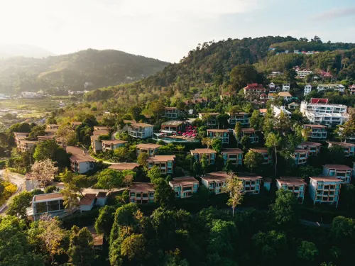 Amari Phuket Рядом с отелем Photos