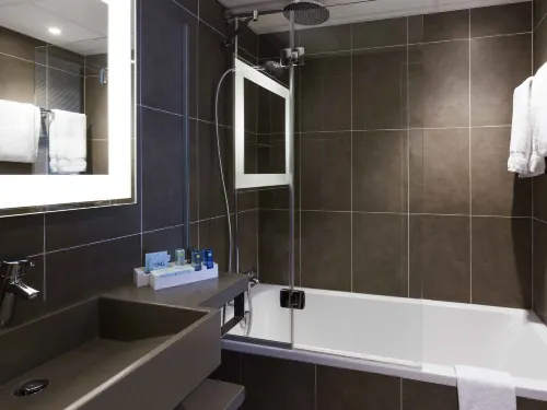 Novotel Paris 17 Kamar Photos