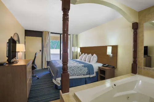 Days Inn by Wyndham Newark Wilmington Photos