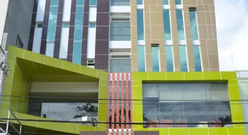 Empress Hotel Makassar City Center by Life Eksterior Photos