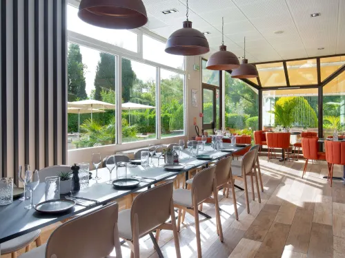 Novotel Aix-en-Provence Pont-De-l'Arc Fenouillères Dining Photos