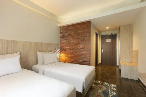Burza Hotel Yogyakarta Kamar Photos