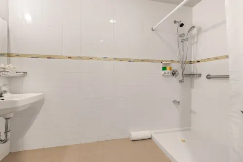 LIC Hotel Rooms Photos