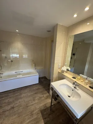 Macdonald Berystede Hotel and Spa Photos