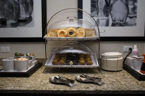 Hampton Inn & Suites by Hilton Truro Dining Photos