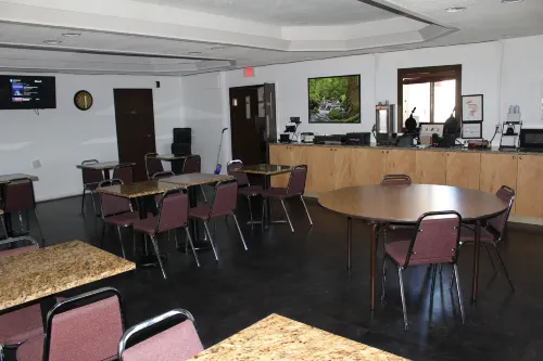 Ramada by Wyndham Campbell River Dining Photos