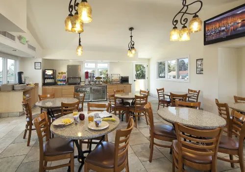 Sandpiper Lodge - Santa Barbara Restauration Photos