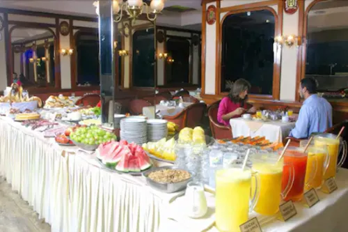 Hotel Gran Corona Dining Photos