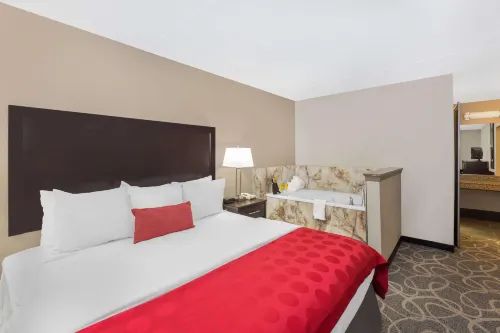 Ramada by Wyndham des Moines Airport Photos