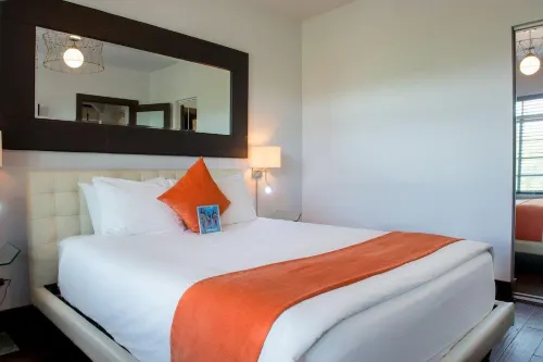 Lincoln Arms Suites Photos