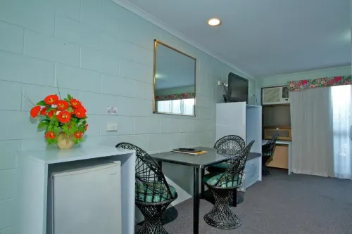 Y Motels Rockhampton Huoneet Photos