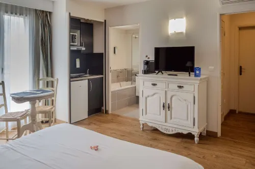 Tulip Inn Honfleur Residence Photos