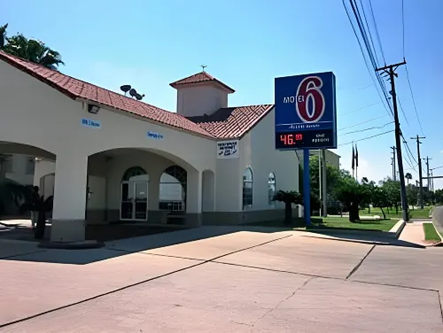 Motel 6 Edinburg, TX Exterior Photos