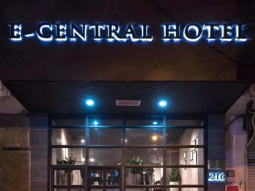 C Central Hotel Экстерьер Photos