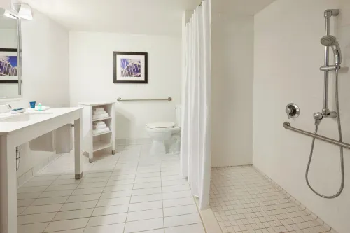 Four Points by Sheraton Halifax Kamar Photos