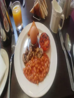 Russell Hotel Dining Photos