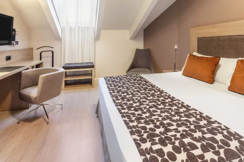 Catalonia Plaza Mayor Rooms Photos