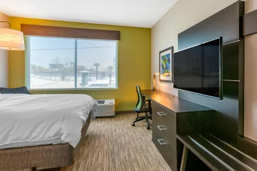 Holiday Inn Express & Suites Phoenix Dwtn - State Capitol Photos