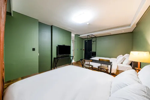 Gwangyang Harbor Bridge Hotel Rooms Photos