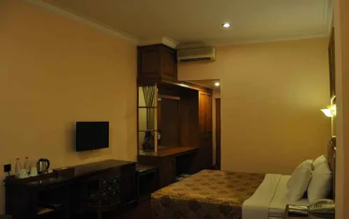 Puri Khatulistiwa Photos