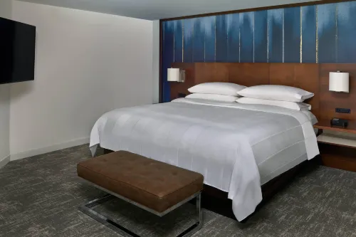 Toronto Marriott City Centre Hotel Rooms Photos