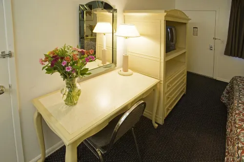 Americas Best Value Inn-Thousand Oaks Photos