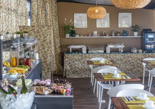 AxelBeach Maspalomas - Apartments and Lounge Club - Adults Only Featured Photos